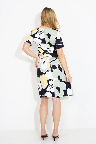 BLOMMIG KLÄNNING - Mönstrad