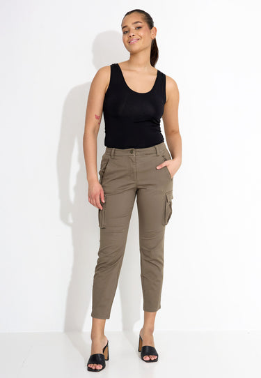 09042 GABARDINE TROUSERS WITH POCKET - Grön