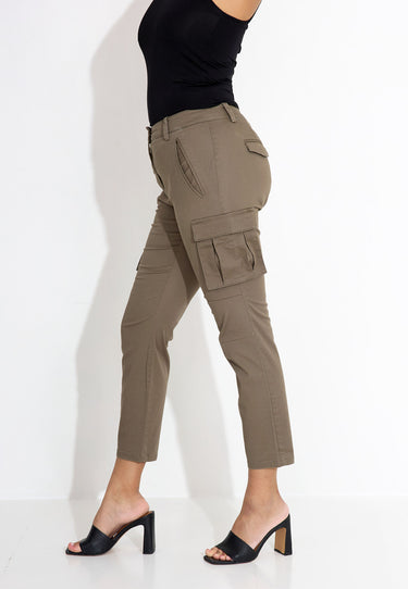 09042 GABARDINE TROUSERS WITH POCKET - Grön