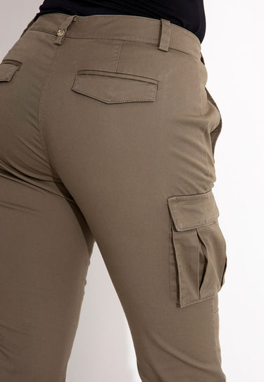 09042 GABARDINE TROUSERS WITH POCKET - Grön