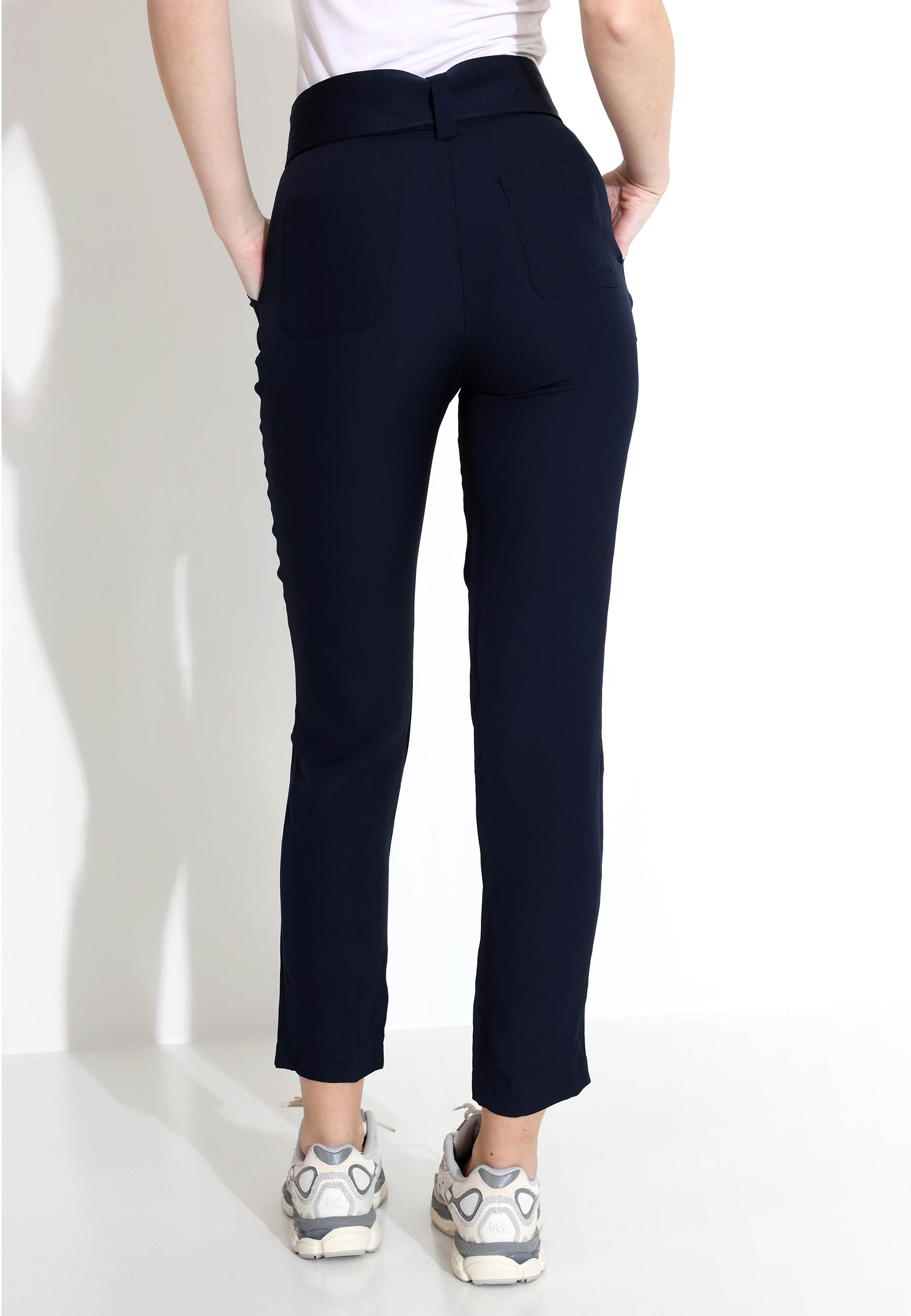 03640 TROUSERS WITH BELT - Svart